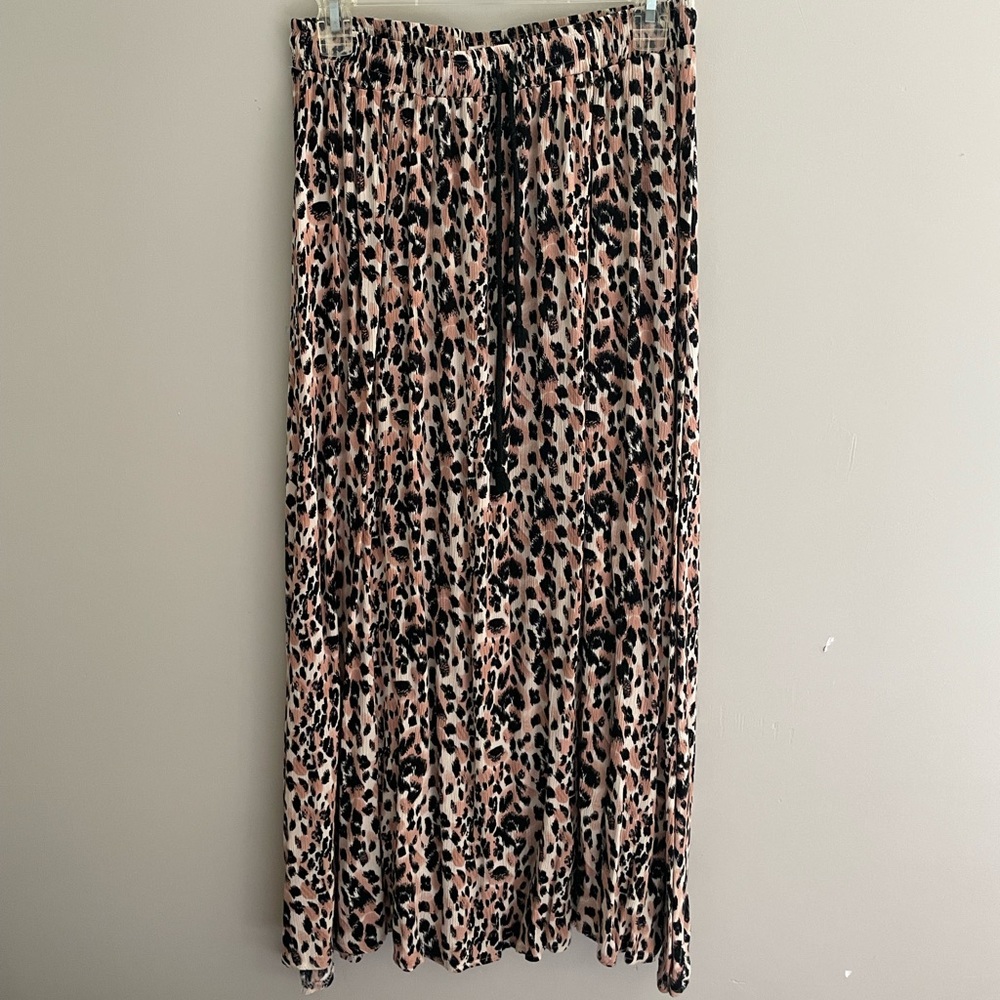 Pink, black and white leopard skirt!